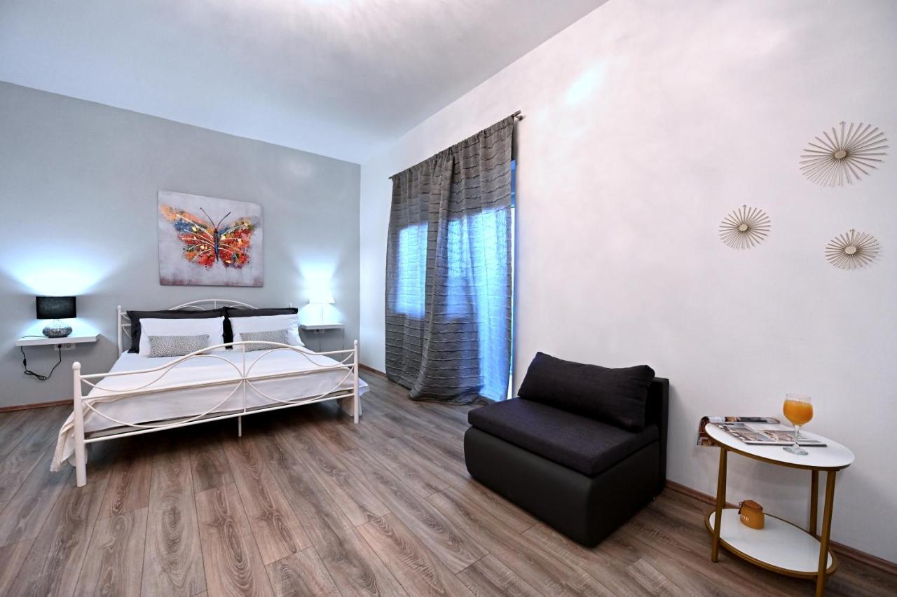 Studio Apartman Sandra, Имотски Екстериор снимка