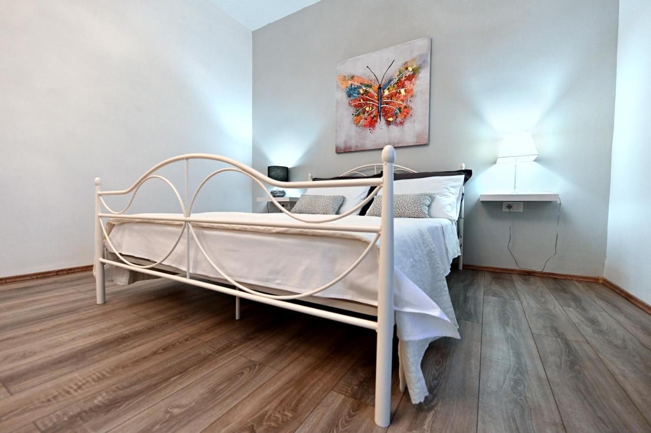 Studio Apartman Sandra, Имотски Екстериор снимка